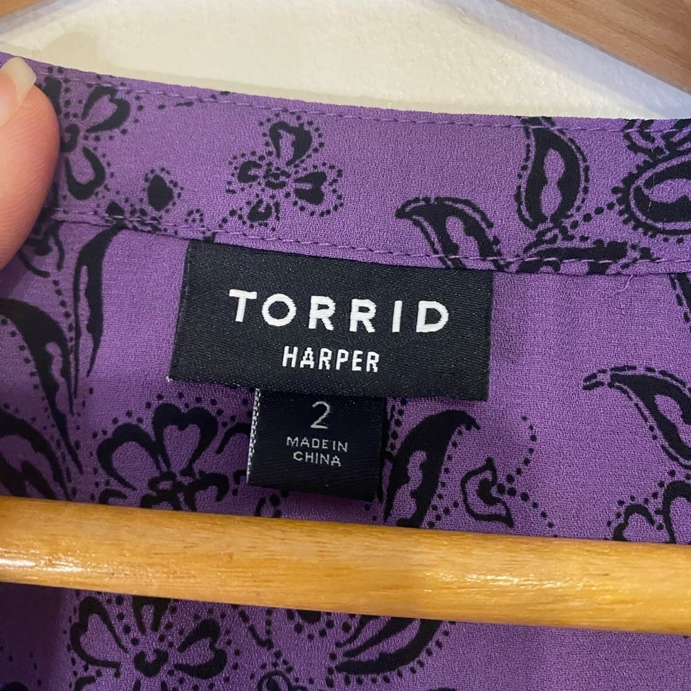 Torrid Harper Floral Purple V Neck Buttons Short Sleeve Top Blouse Ruffles XXL 2 - Picture 5 of 16